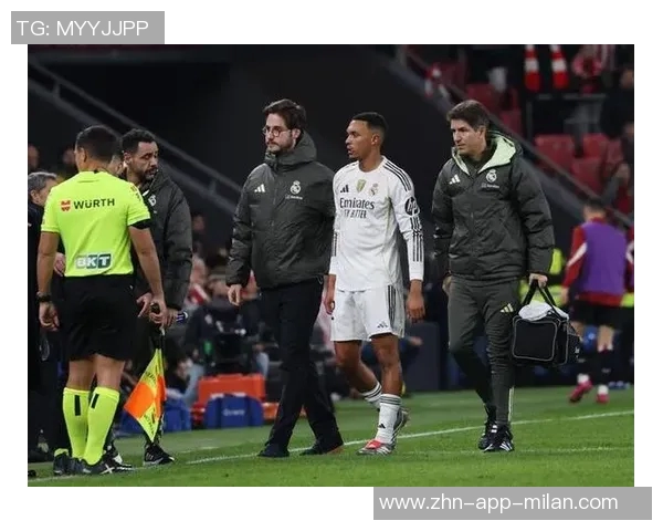 阿斯报称皇马巴萨争抢阿贾克斯19岁中场新星布尼达