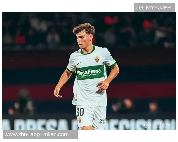 罗马总监莫雷托在米兰与拉斯帕多里经纪人洽谈转会事宜