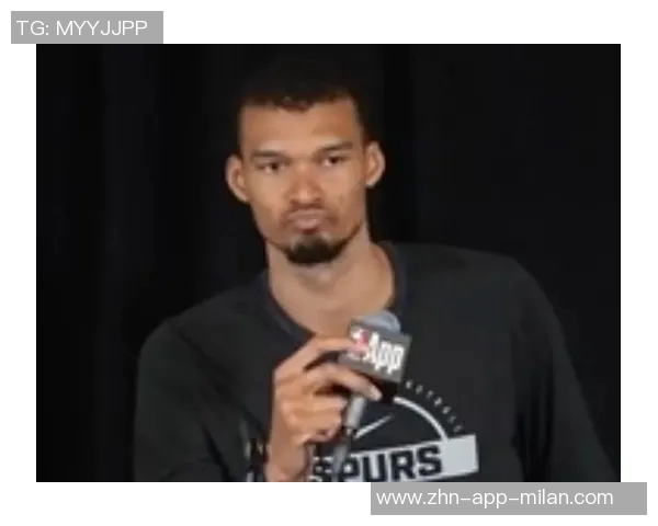 文班赛后独自离场引发热议是否对雷霆情有独钟成疑问焦点 文班赛后独自离场引发热议是否对雷霆情有独钟成疑问焦点