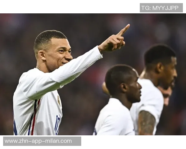 维尼修斯欲与姆巴佩平薪续约谈判停滞不前引发关注